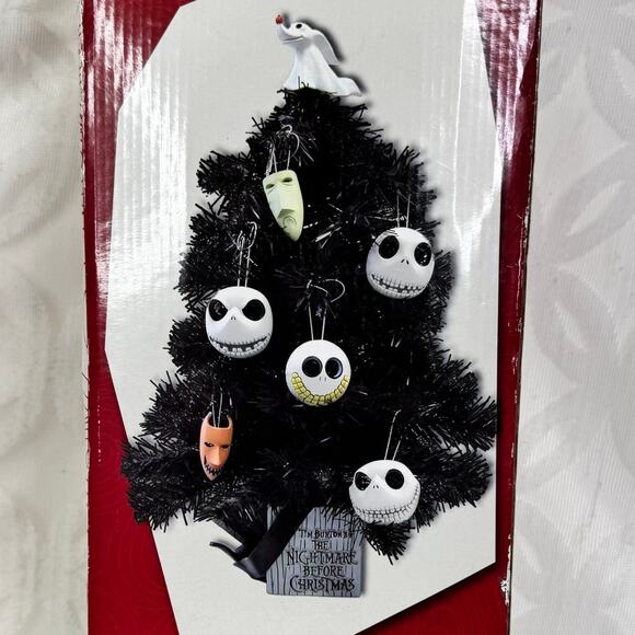 Disney NECA Nightmare Before Christmas Tree Diorama With mini Resin Masks - Picture 5 of 13